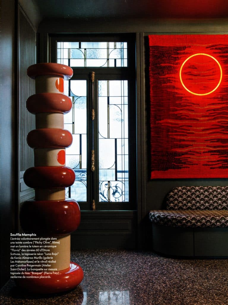 Page Elle Déco 2023 sur un vitrail de l'Atelier Saint Didier